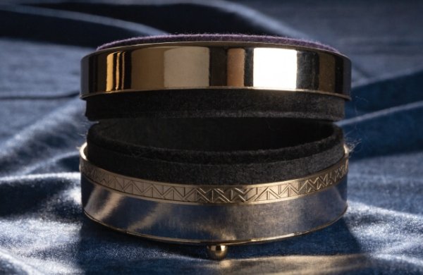 Premium magnetic gift box closing with a satisfying strong snap, showcasing reliable closure